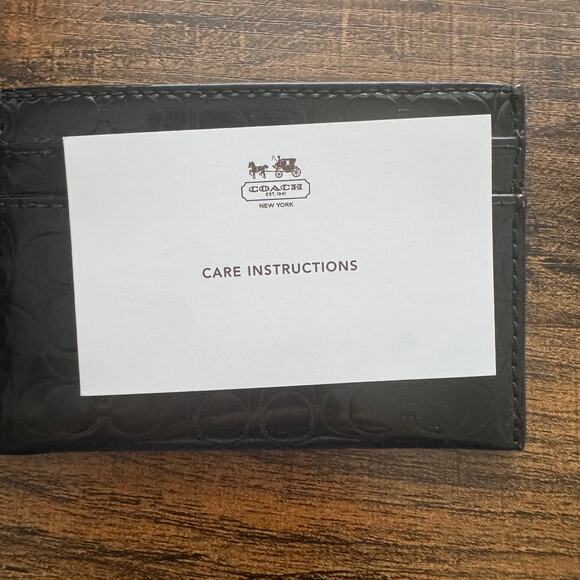 New Coach Embossed Liquid Gloss Patent Card Case in Black w/ Dust Bag - Picture 5 of 12